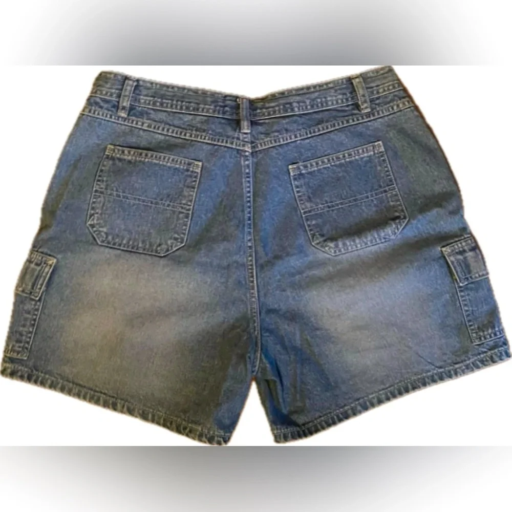 Sonoma denim Cargo Shorts with Adjustable Waist. Excellent condition! Size 14P